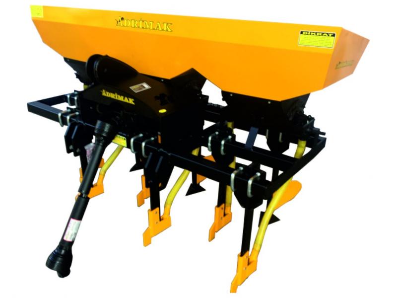 Three Row Fertilizer Hoeing Machine (GM3)